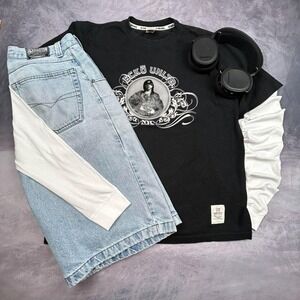 Black Ecko Unltd tee with portrait graphic and NYC details. Iconic y2